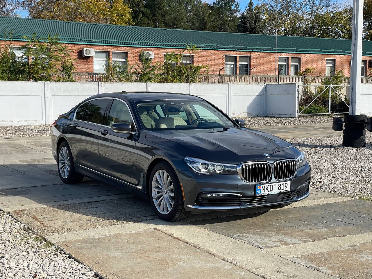 BMW G11 740i
