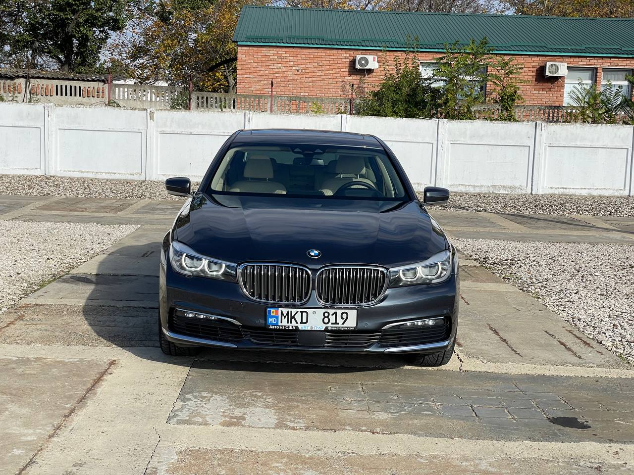 BMW G11 740i