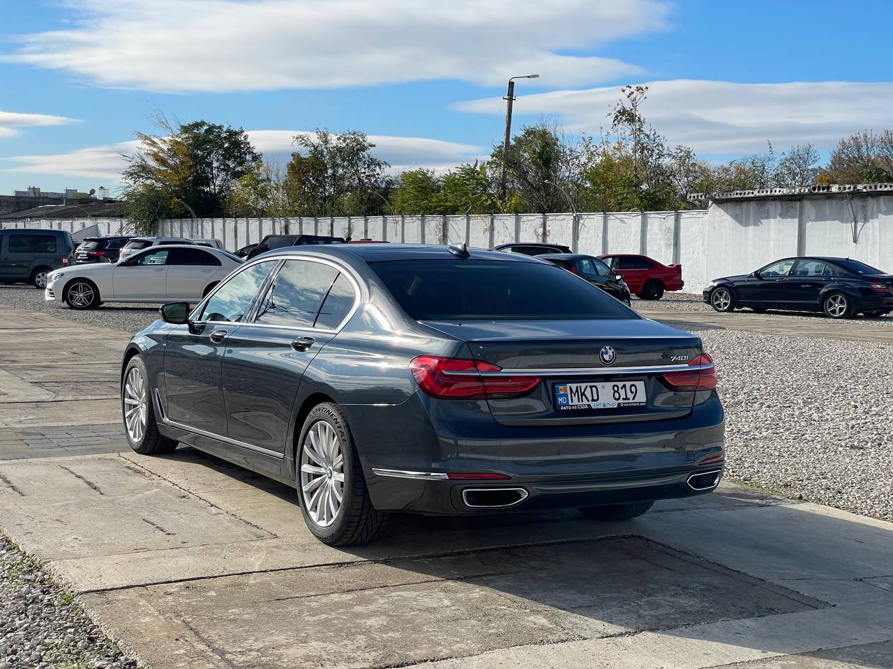 BMW G11 740i