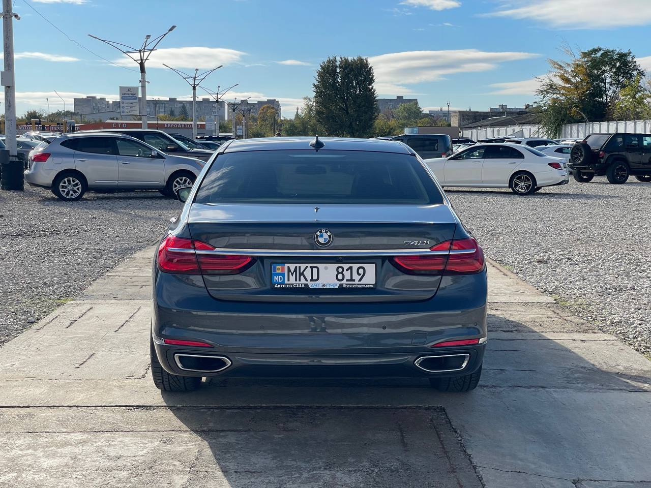 BMW G11 740i