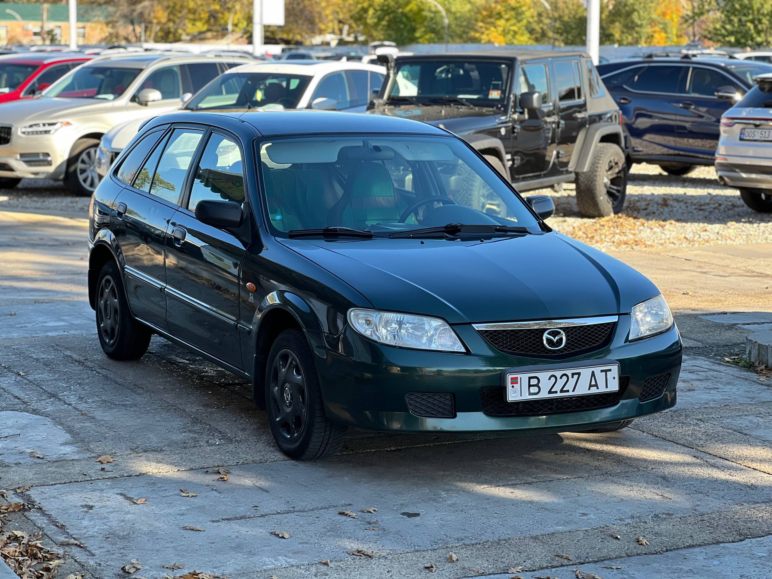 Mazda 323 F