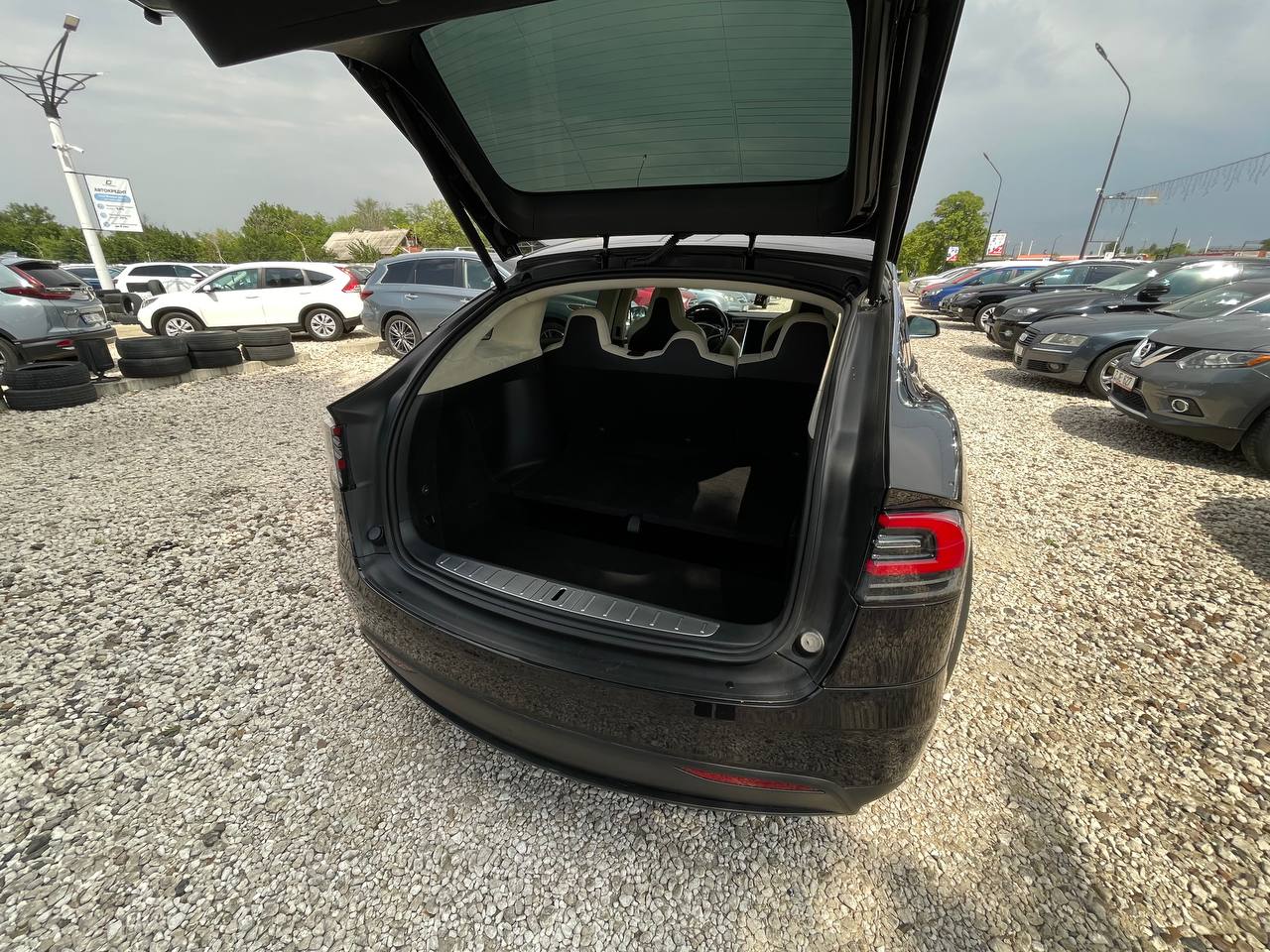 Tesla Model X 75D