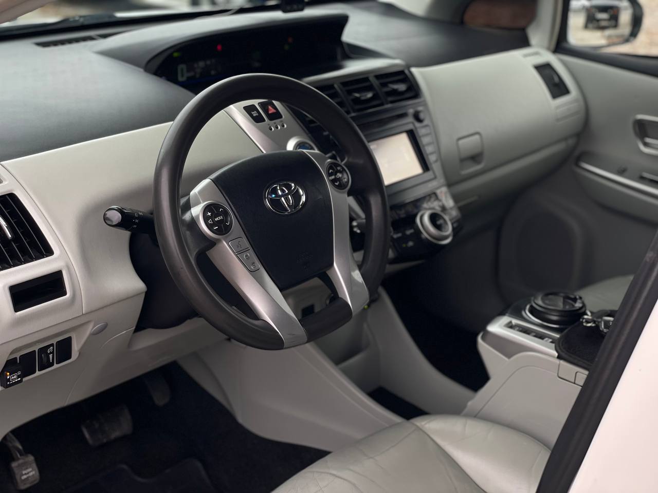 Toyota Prius V Hybrid