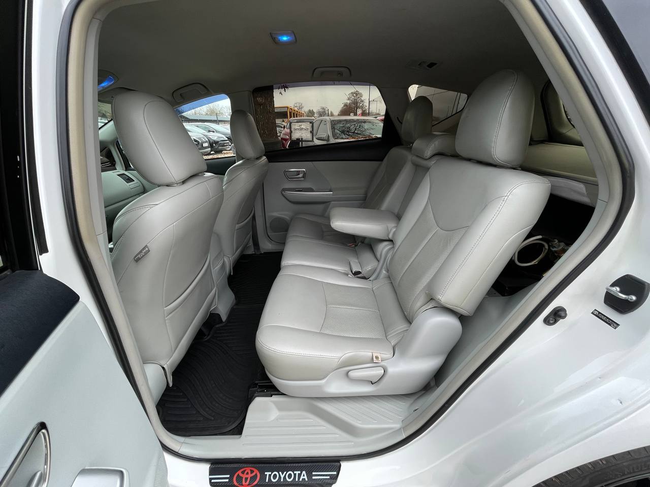 Toyota Prius V Hybrid