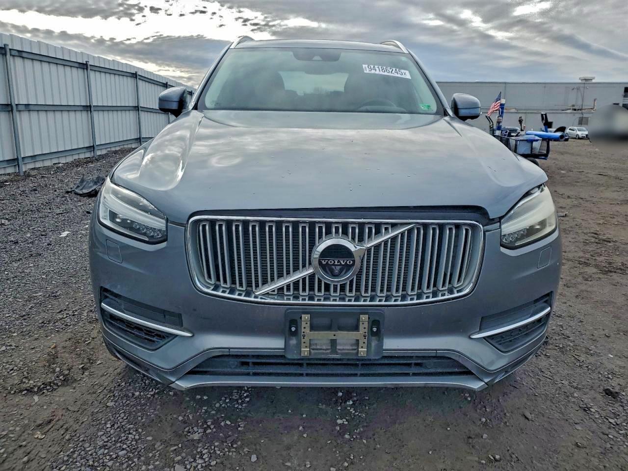 Volvo XC90 T8