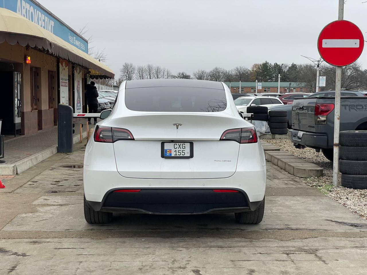 Tesla Model Y Dual Motor