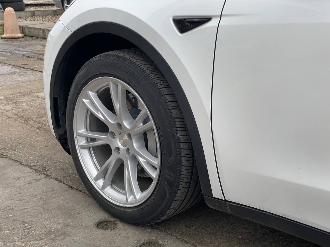 Tesla Model Y Dual Motor