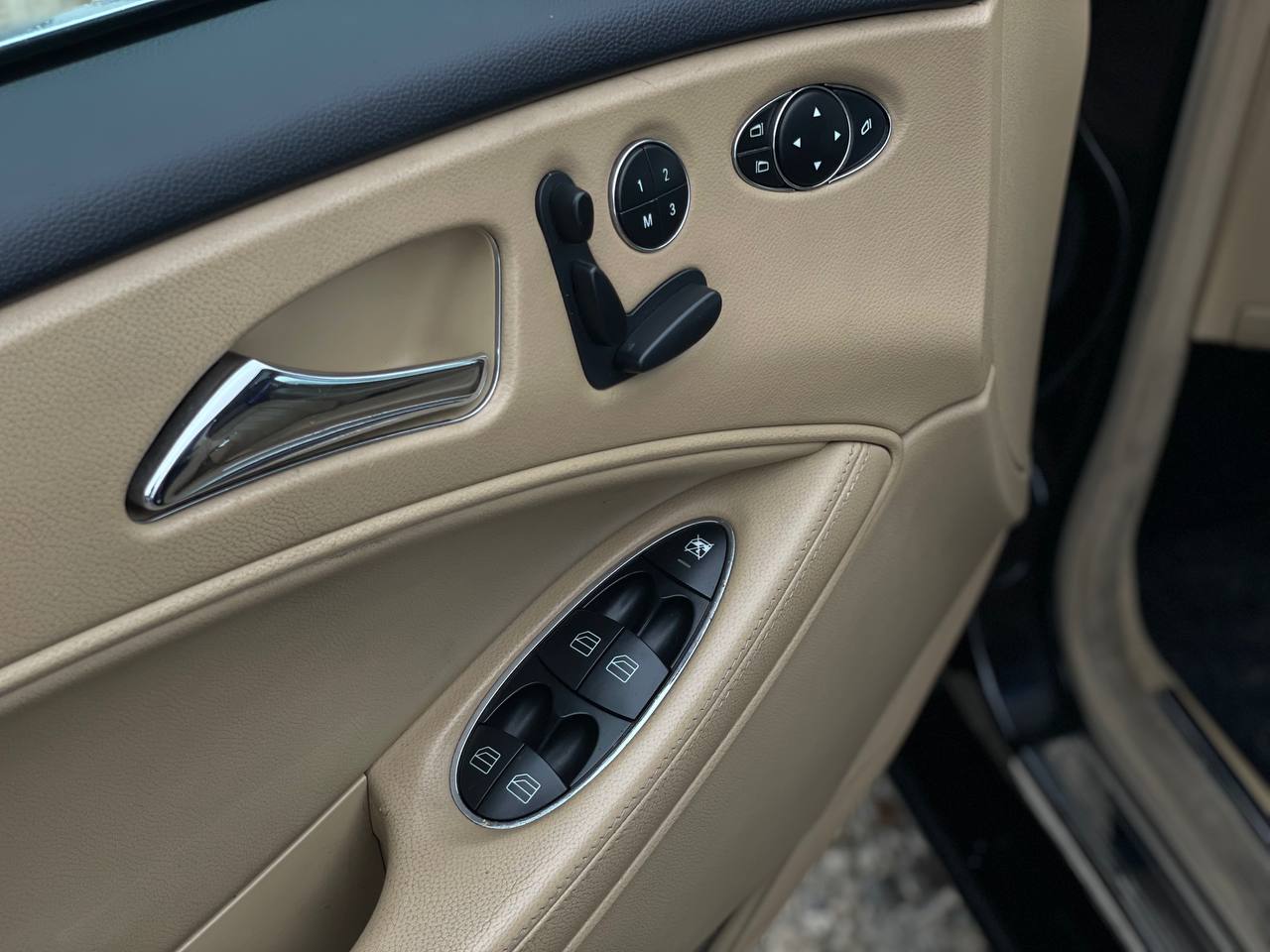 Mercedes-Benz CLS W219