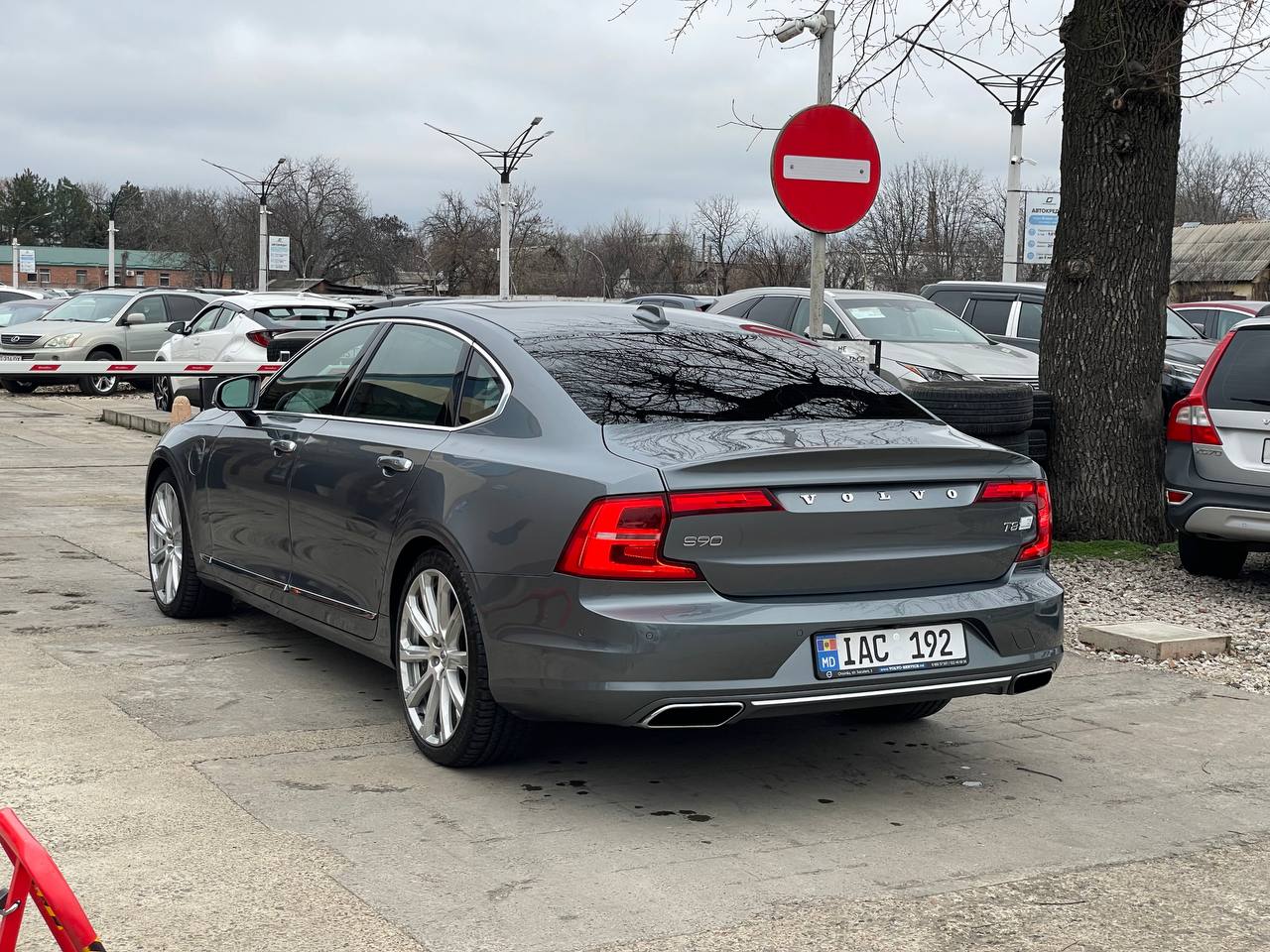 Volvo S90 T8 Plug-In-Hybrid
