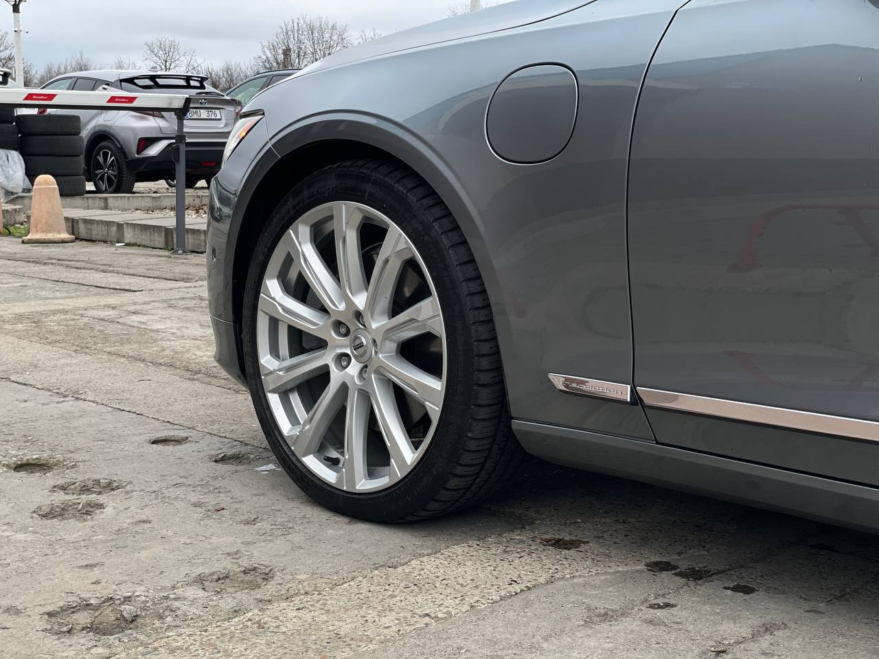 Volvo S90 T8 Plug-In-Hybrid