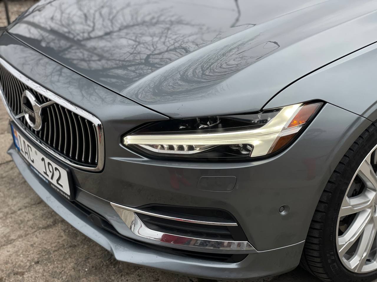 Volvo S90 T8 Plug-In-Hybrid