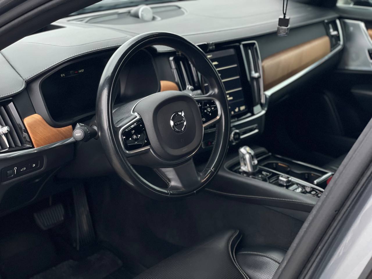 Volvo S90 T8 Plug-In-Hybrid