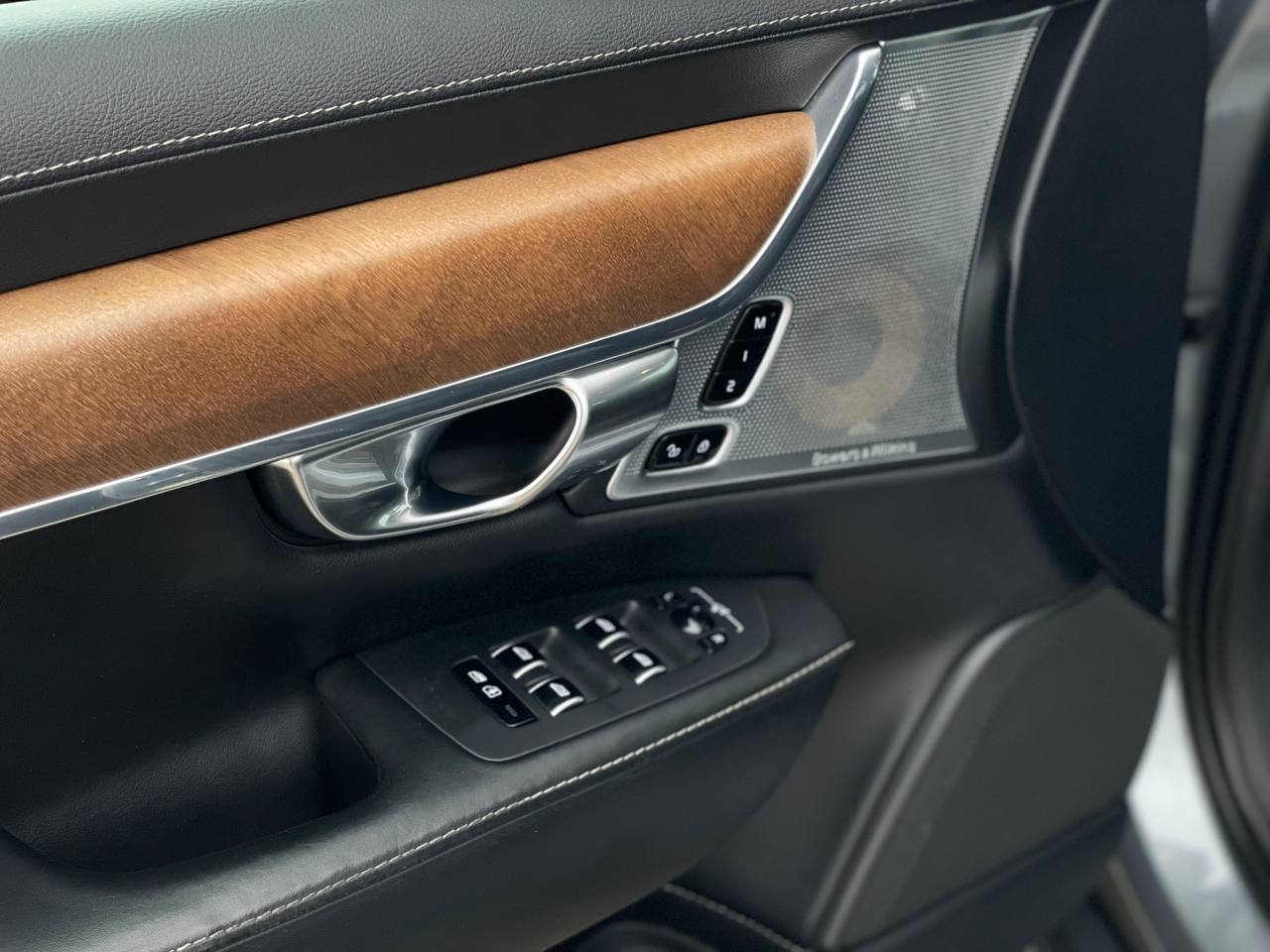 Volvo S90 T8 Plug-In-Hybrid