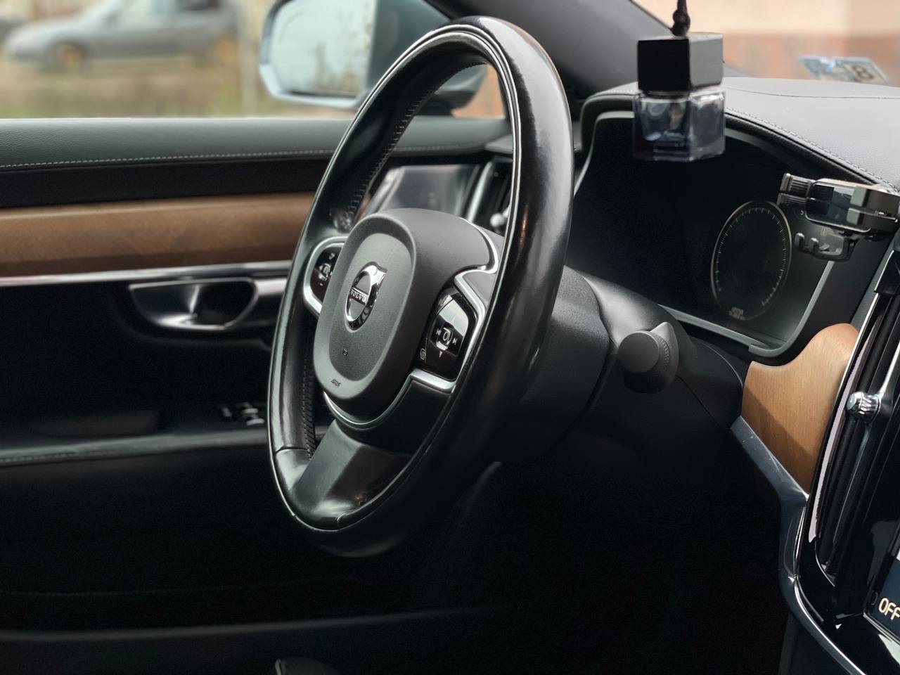 Volvo S90 T8 Plug-In-Hybrid