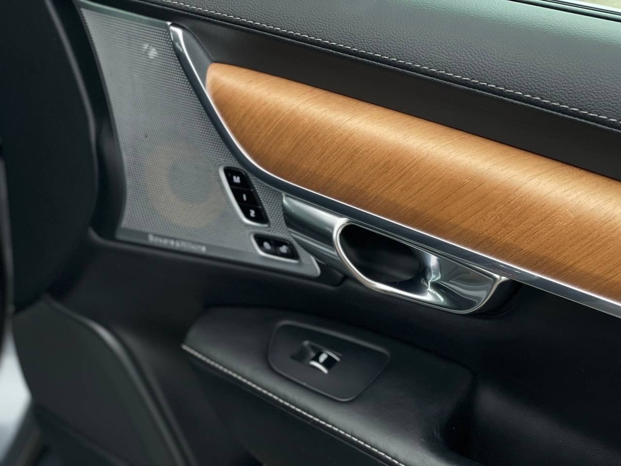 Volvo S90 T8 Plug-In-Hybrid