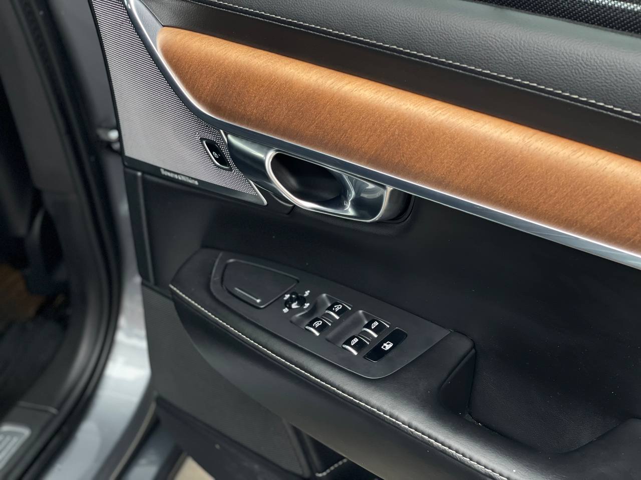 Volvo S90 T8 Plug-In-Hybrid