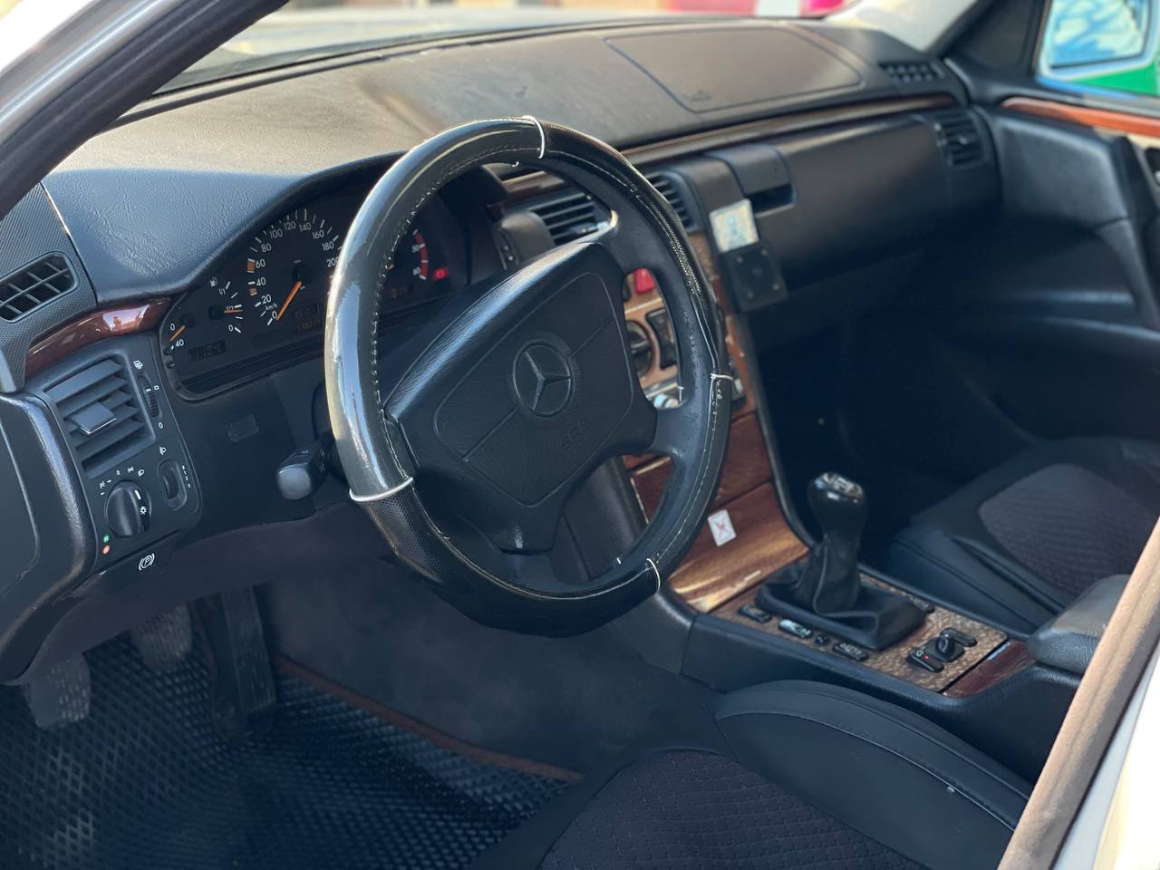 Mercedes Benz W210 E220