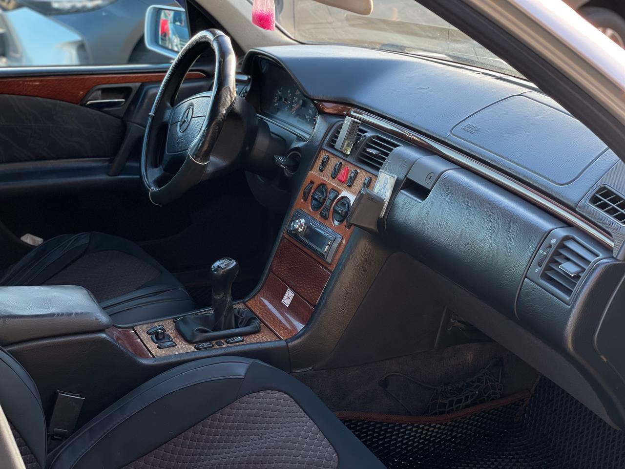 Mercedes Benz W210 E220