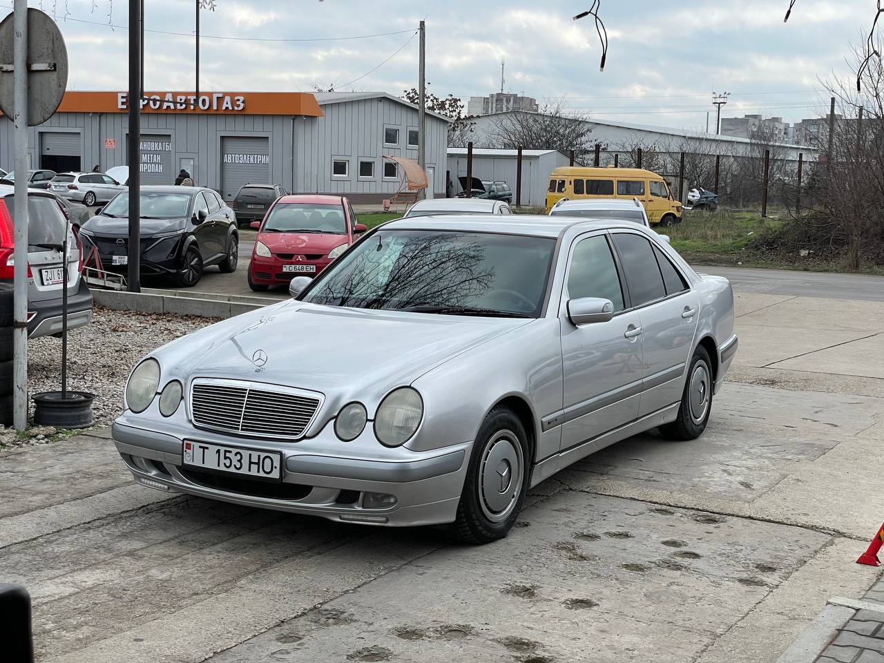 Mercedes Benz W210 E200