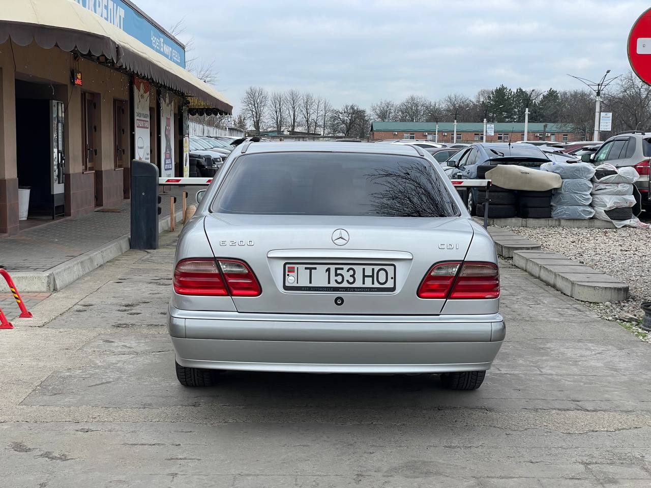 Mercedes Benz W210 E200