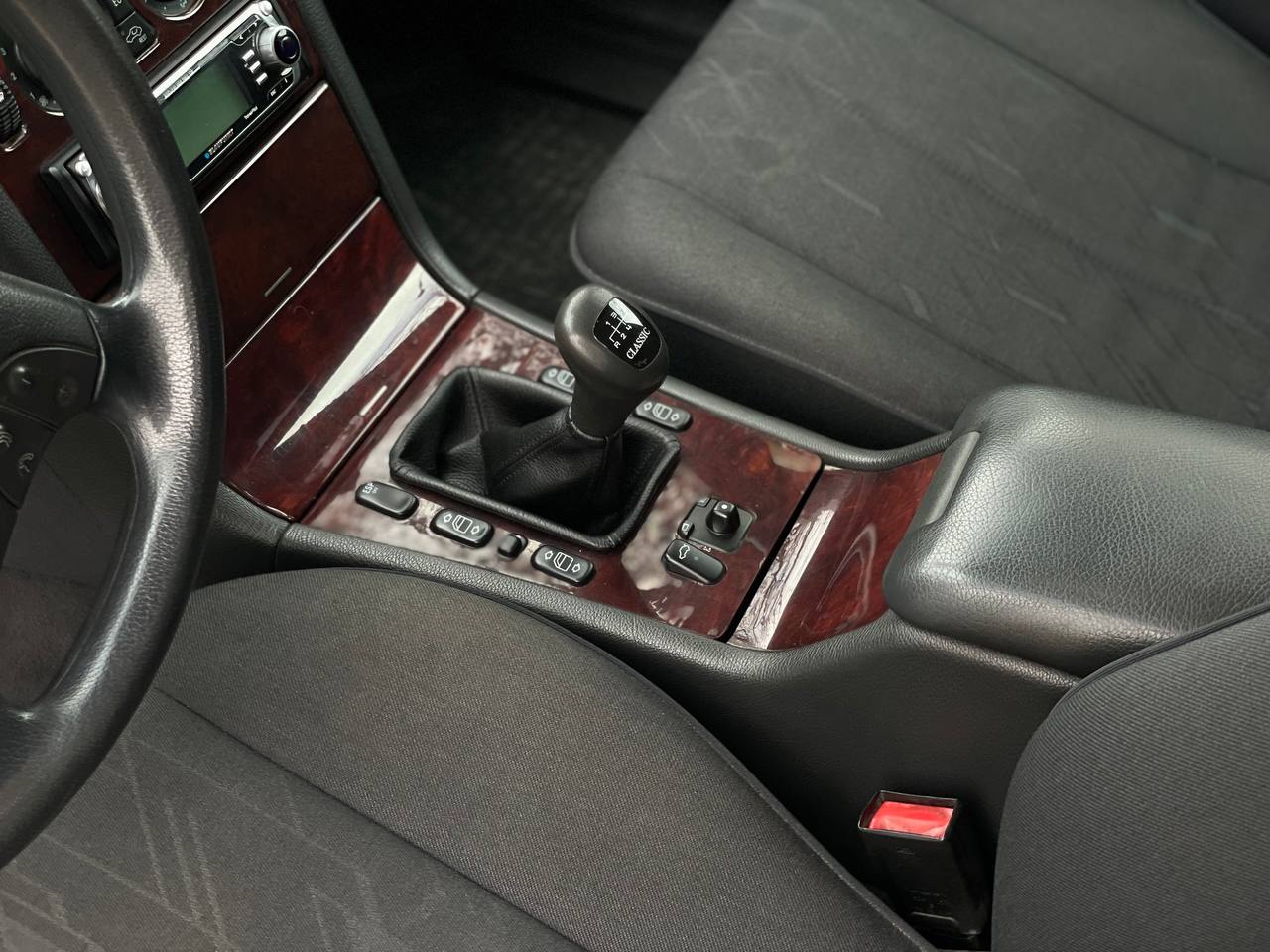 Mercedes Benz W210 E200