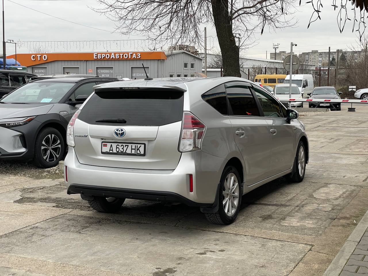 Toyota Prius V Hybrid