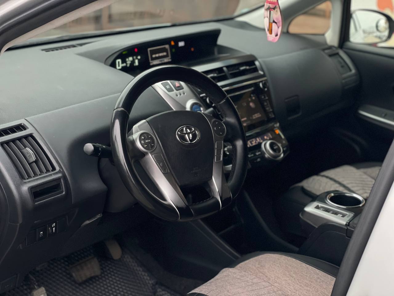 Toyota Prius V Hybrid