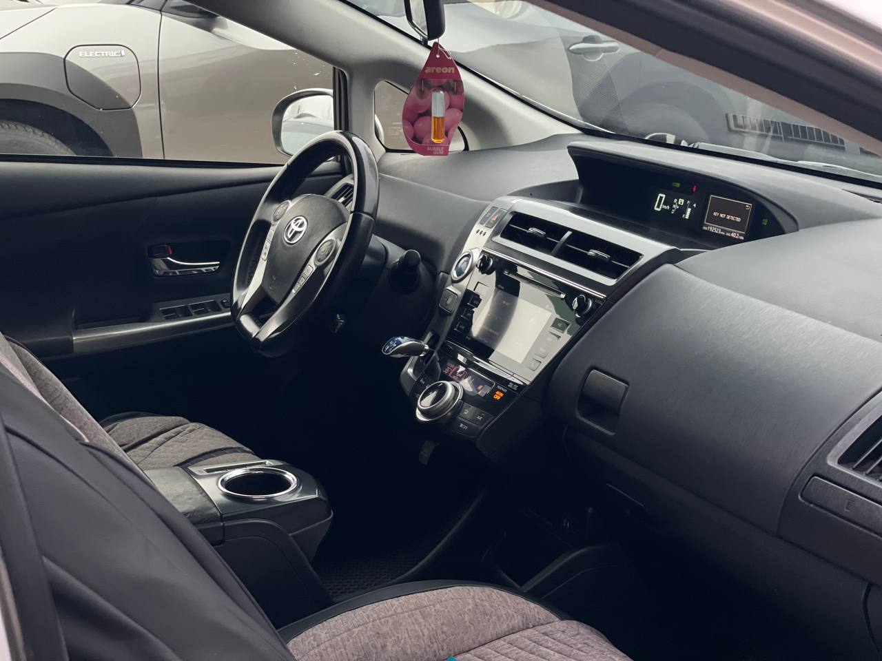 Toyota Prius V Hybrid