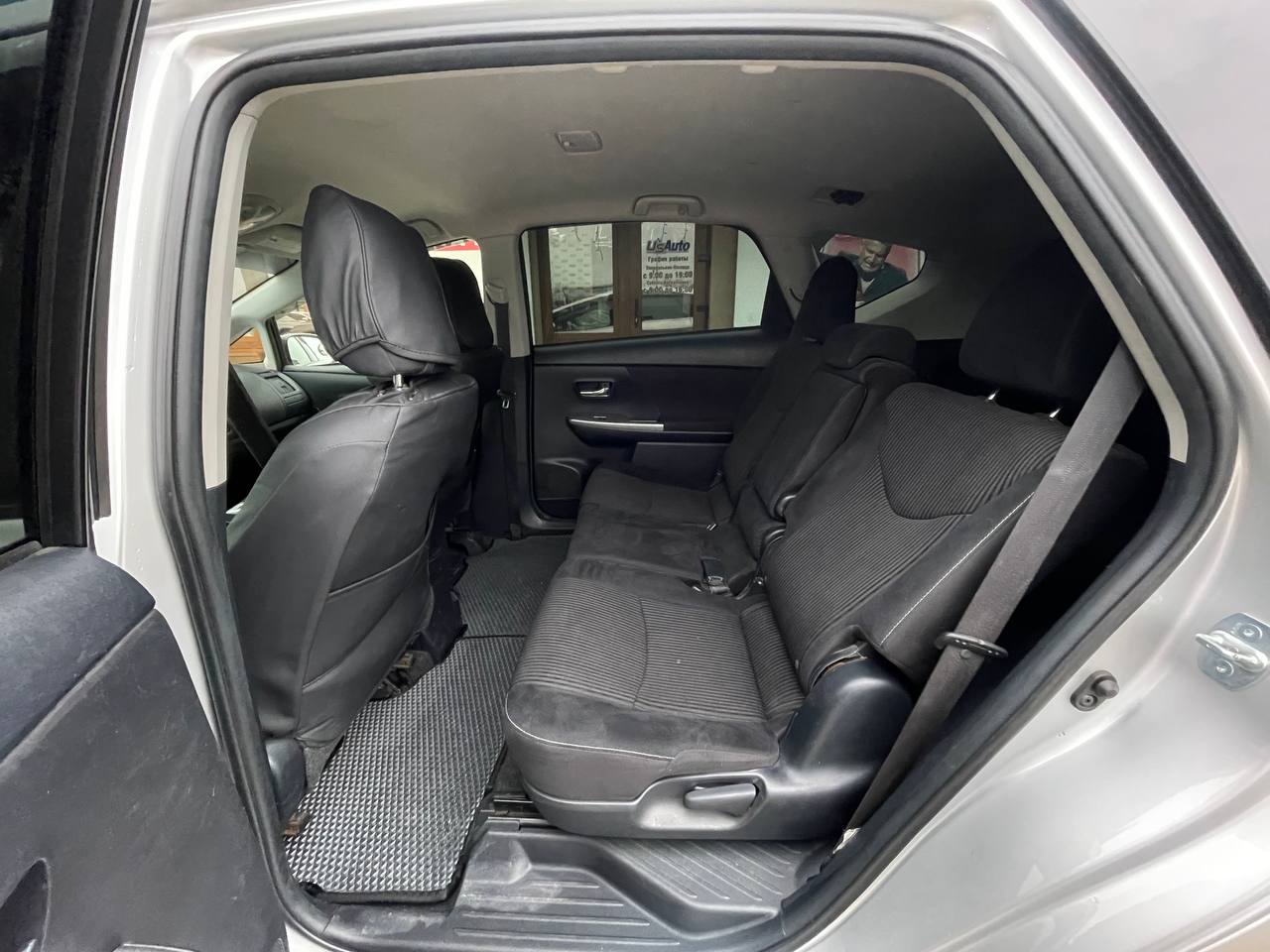 Toyota Prius V Hybrid