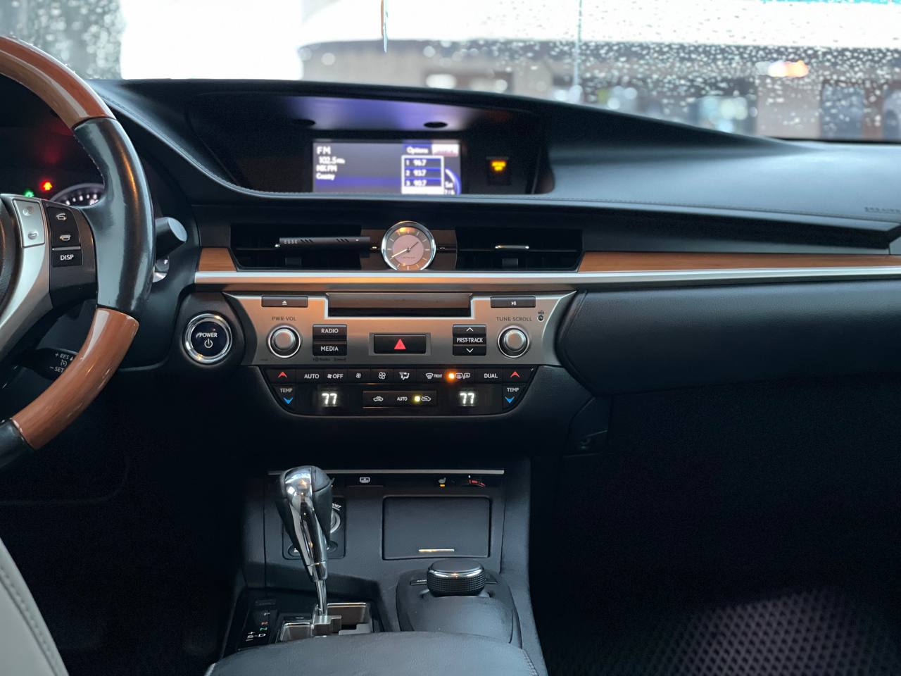 Lexus ES300h