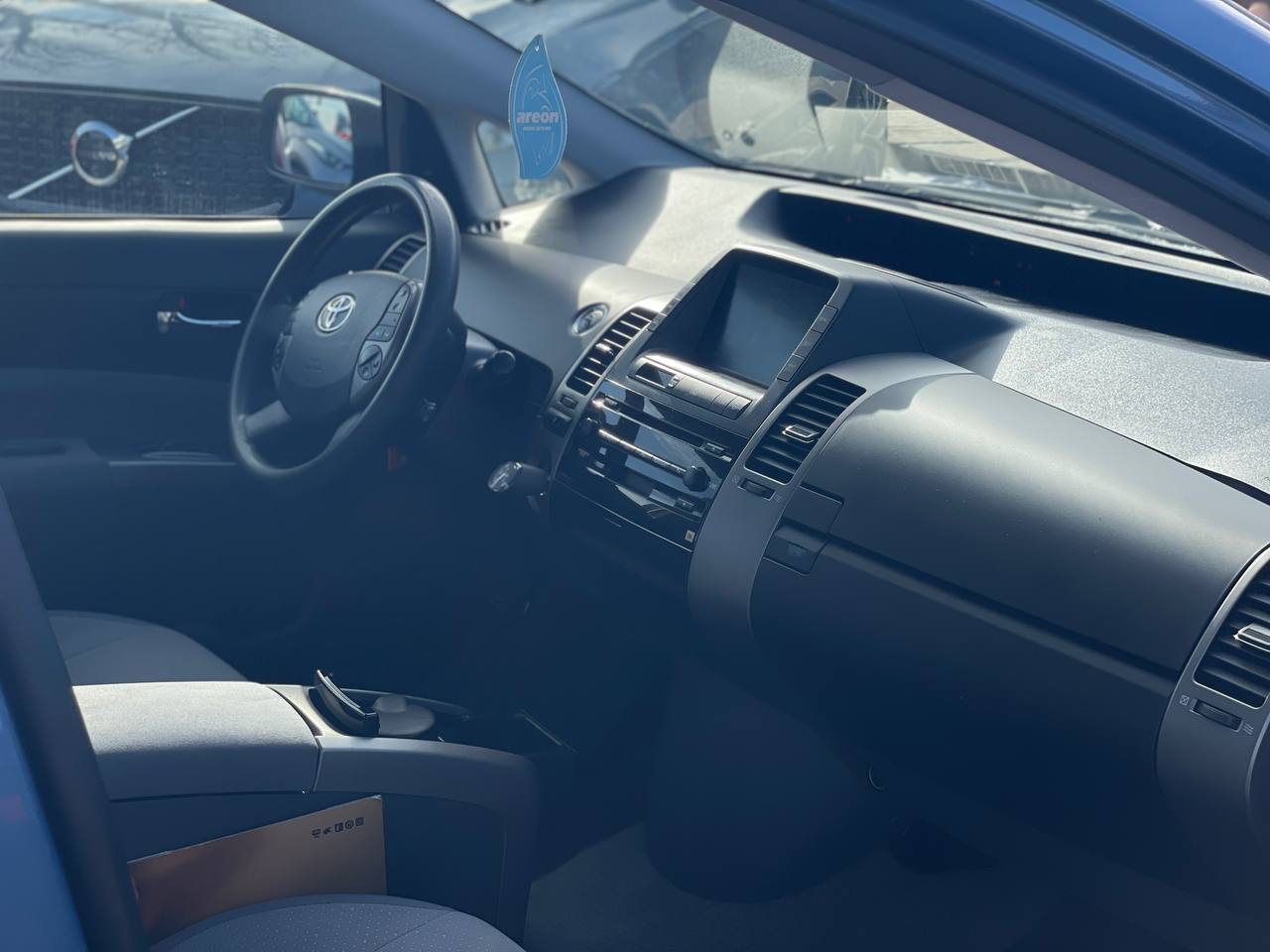 Toyota Prius 20 Hybrid