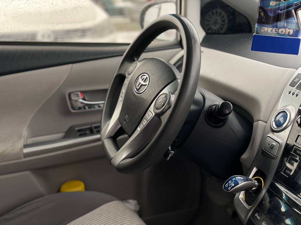 Toyota Prius V Hybrid