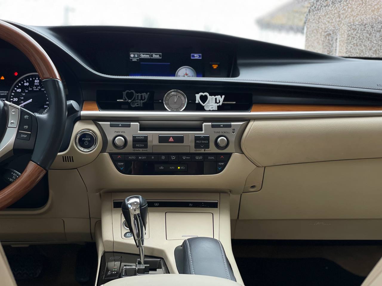 Lexus ES300h