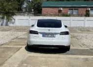 Tesla Model S (85)