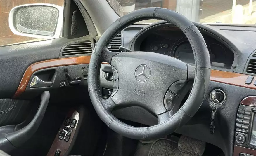 Mercedes Benz W220